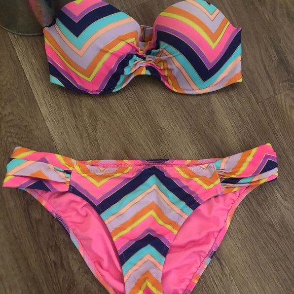 Victoria’s Secret Rainbow Chevron Bikini. - Picture 3 of 14